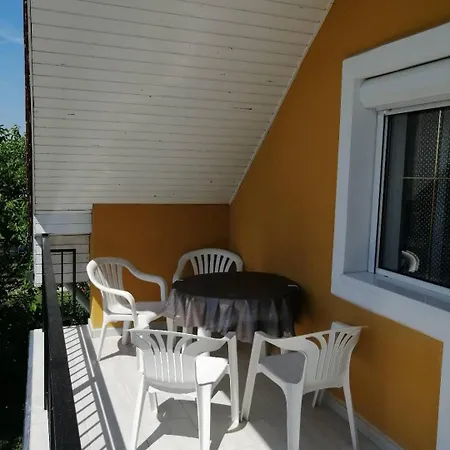 Aqua Apartmanhaz * Gyenesdiás
