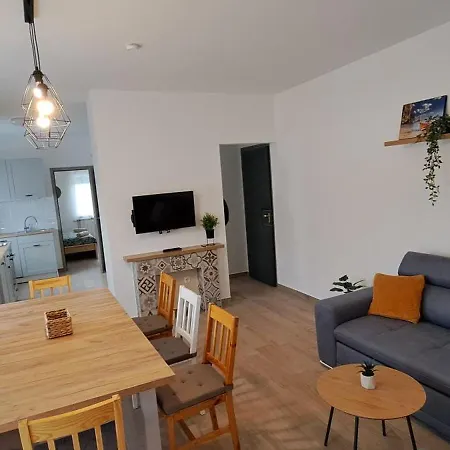 Aqua Apartmanhaz *