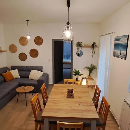 Aqua Apartmanhaz Gyenesdiás
