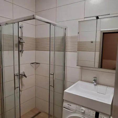 Apartment Aqua Apartmanhaz *