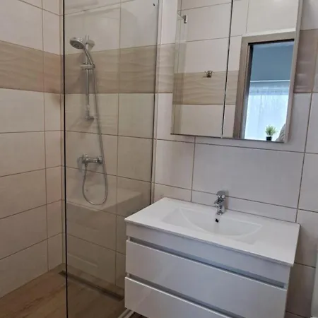 Aqua Apartmanhaz * Gyenesdiás